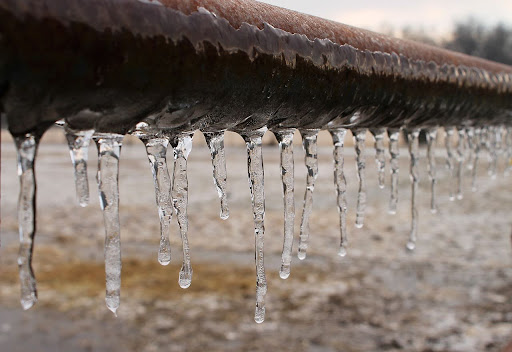 how to keep water lines from freezing